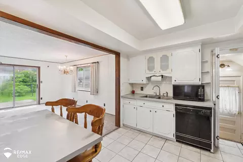Kitchen - 514 Chalmers, Flint, MI 48503 photo 5 of 6