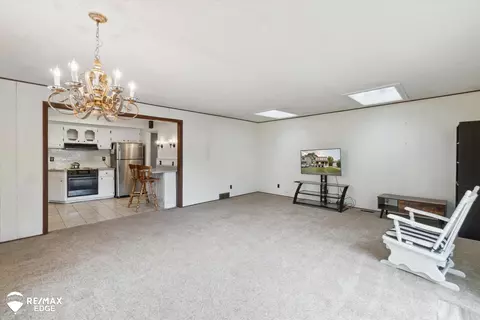 Living - 514 Chalmers, Flint, MI 48503 photo 6 of 8