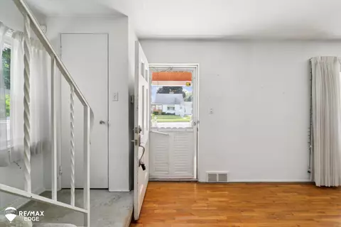 Entry Way - 514 Chalmers, Flint, MI 48503 photo 2 of 2