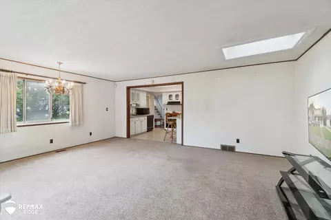 Living - 514 Chalmers, Flint, MI 48503 photo 8 of 8