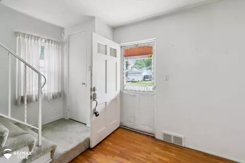 Entry Way - 514 Chalmers, Flint, MI 48503 photo 1 of 2