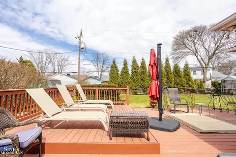 874 S Brys, Grosse Pointe Woods, MI 48236 photo 31