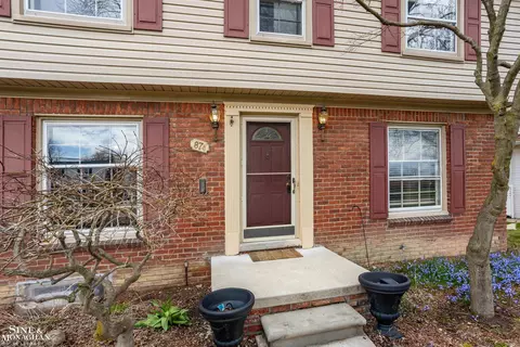 874 S Brys, Grosse Pointe Woods, MI 48236 photo 2