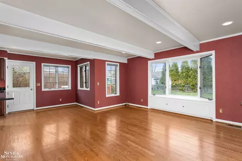 874 S Brys, Grosse Pointe Woods, MI 48236 photo 12
