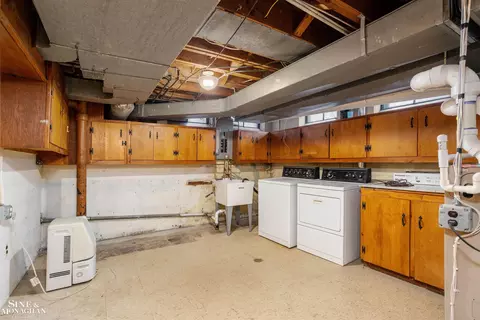 874 S Brys, Grosse Pointe Woods, MI 48236 photo 25