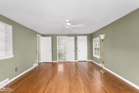 874 S Brys, Grosse Pointe Woods, MI 48236 photo 18