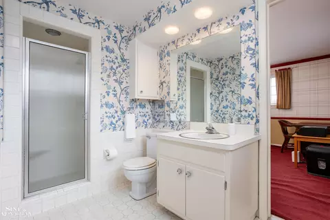 Bath - 703 Pear Tree, Grosse Pointe Woods, MI 48236 photo 4 of 4