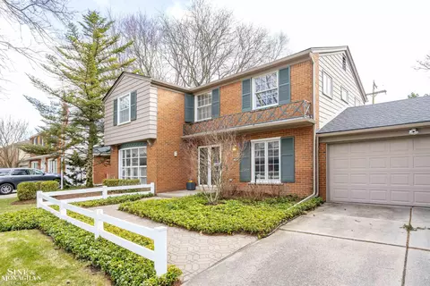 Exterior - 703 Pear Tree, Grosse Pointe Woods, MI 48236 photo 8 of 8