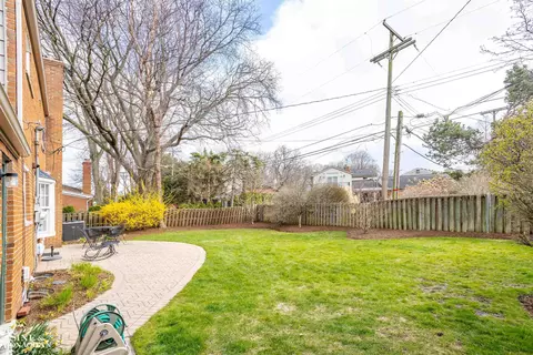Exterior - 703 Pear Tree, Grosse Pointe Woods, MI 48236 photo 2 of 8