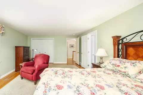 Bedroom - 703 Pear Tree, Grosse Pointe Woods, MI 48236 photo 4 of 7