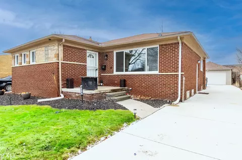 22191 Westhampton, Oak Park, MI 48237