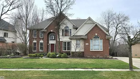 7014 Yarmouth, West Bloomfield, MI 48322