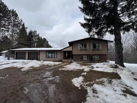 427 Lincoln, Iron River, MI 49935
