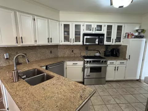 Kitchen - 17021 Crystal, Macomb, MI 48042 photo 1 of 2