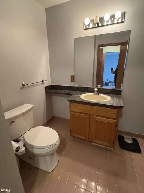 Bath - 17021 Crystal, Macomb, MI 48042 photo 1 of 2