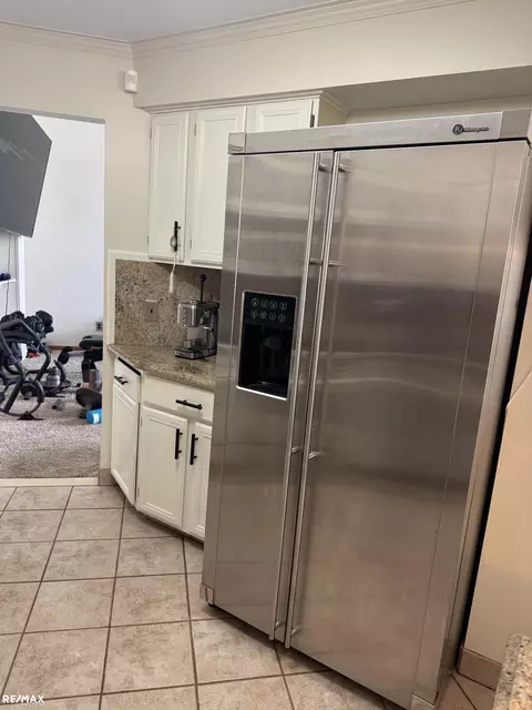 Kitchen - 17021 Crystal, Macomb, MI 48042 photo 2 of 2