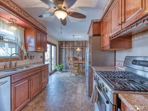 415 Nadeau, Monroe, MI 48162 photo 10