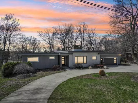 8 Lakeridge, Adrian, MI 49221