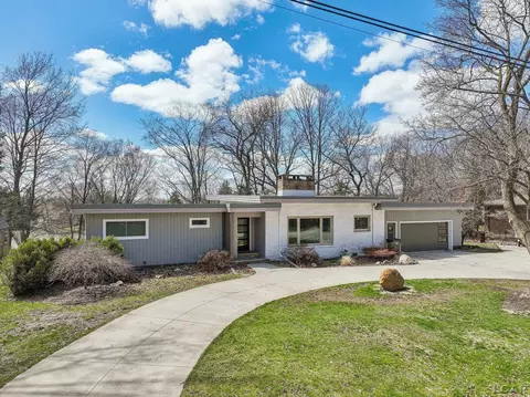 Exterior - 8 Lakeridge, Adrian, MI 49221 photo 13 of 15