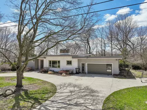 Exterior - 8 Lakeridge, Adrian, MI 49221 photo 14 of 15