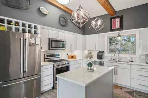 Kitchen - 8 Lakeridge, Adrian, MI 49221 photo 2 of 4