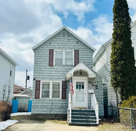322 S 7th, Escanaba, MI 49829