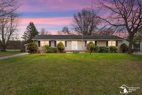 11706 Grafton, Carleton, MI 48117