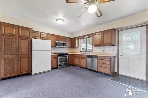 11706 Grafton, Carleton, MI 48117 photo 10