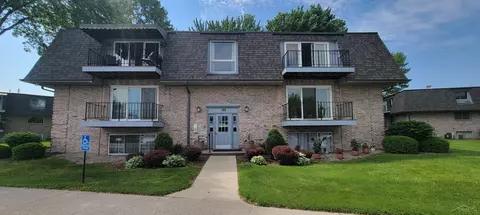 102 Provincial #36, Saginaw, MI 48638