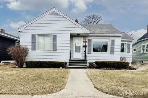 605 S 18, Escanaba, MI 49829