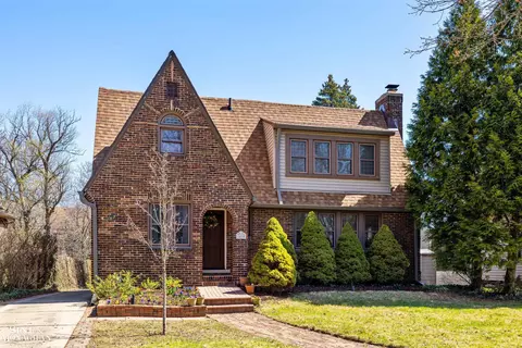 1410 Yorkshire, Grosse Pointe Park, MI 48230