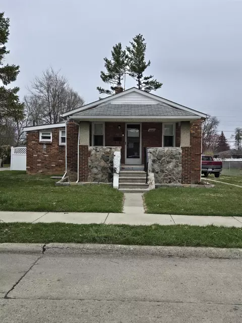 16207 Chesterfield, Eastpointe, MI 48021