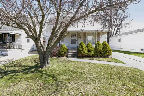 26084 Chippendale, Roseville, MI 48066
