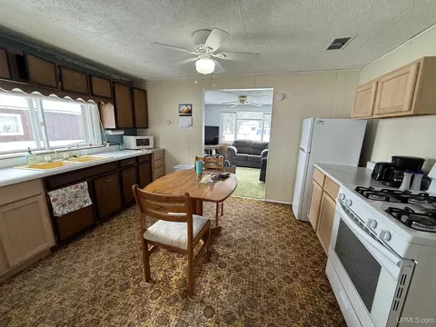 Kitchen - n5352 Pine Street, Shingleton, MI 49884 photo 1 of 4