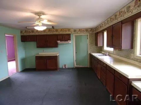 Kitchen - 221 Summit, Jackson, MI 49203 photo 2 of 3