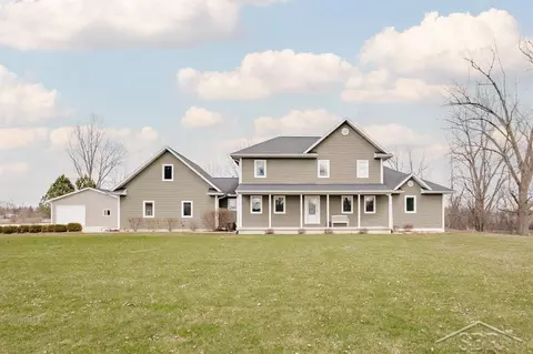 1886 SE Boutell, Essexville, MI 48732