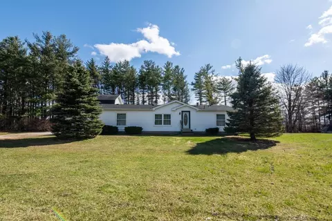 5598 Hamilton Rd, Peck, MI 48466