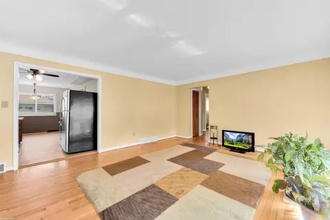 Living - 17835 N Wind, Fraser, MI 48026 photo 2 of 2