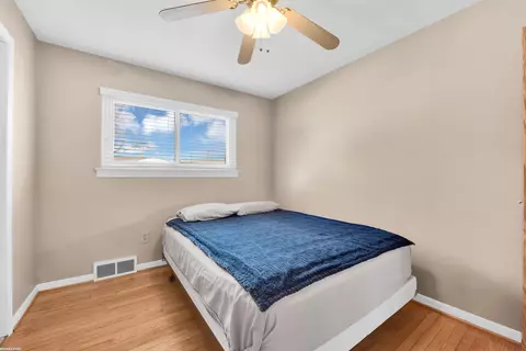 Bedroom - 17835 N Wind, Fraser, MI 48026 photo 4 of 7