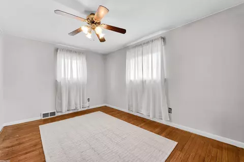 Bedroom - 17835 N Wind, Fraser, MI 48026 photo 2 of 7