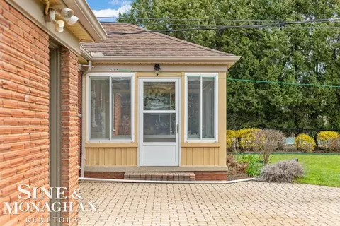 Exterior - 51 Roslyn, Grosse Pointe Shores, MI 48236 photo 6 of 6