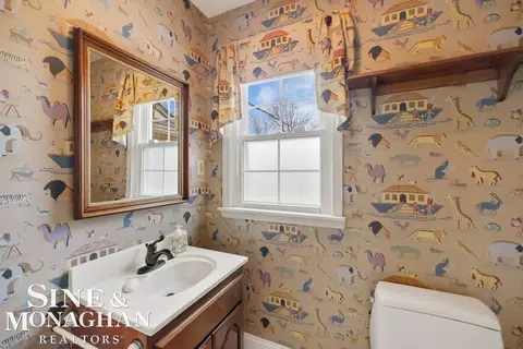 Bath - 51 Roslyn, Grosse Pointe Shores, MI 48236 photo 1 of 3