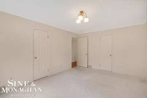 Bedroom - 51 Roslyn, Grosse Pointe Shores, MI 48236 photo 2 of 4