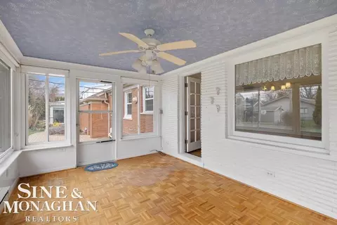 Exterior - 51 Roslyn, Grosse Pointe Shores, MI 48236 photo 3 of 6