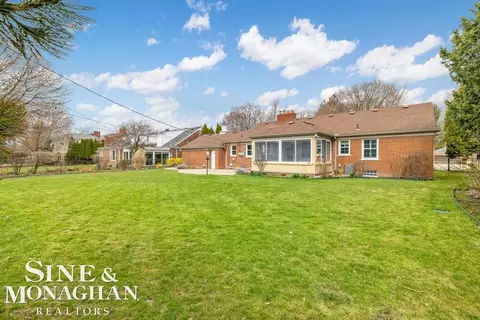 Exterior - 51 Roslyn, Grosse Pointe Shores, MI 48236 photo 5 of 6