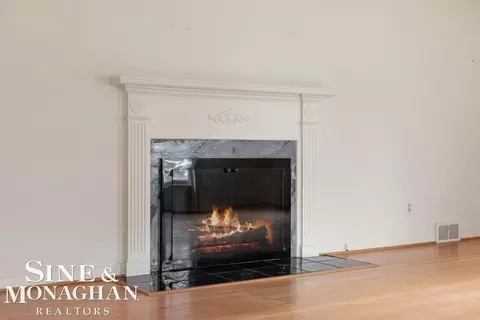 Living - 51 Roslyn, Grosse Pointe Shores, MI 48236 photo 3 of 4