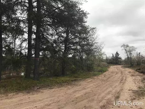 7 East Johnson Lake Road, Gwinn, MI 49841