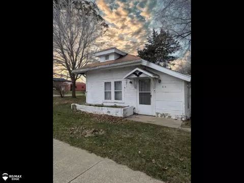 614 S Saginaw, Lapeer, MI 48446