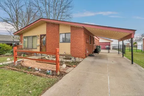 21600 Timberidge, Saint Clair Shores, MI 48082