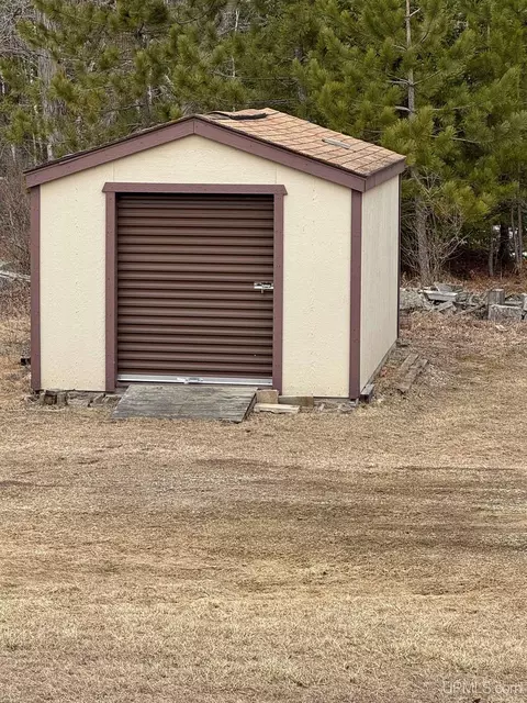 6095 K, Escanaba, MI 49829 photo 6